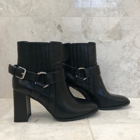 BCBGeneration {7.5} Booties Vegan Black Block Heel - Picture 2 of 7
